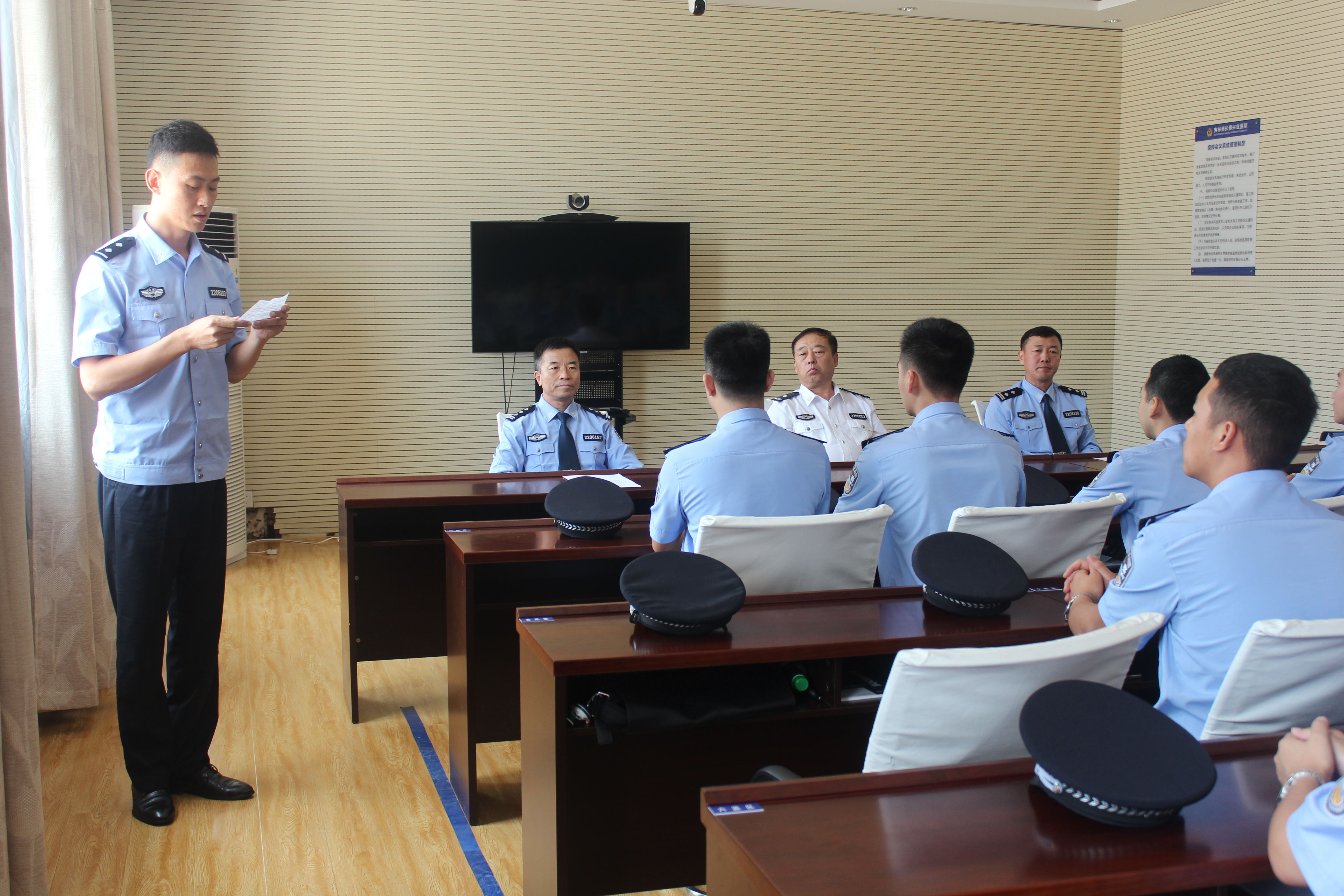 兴业监狱举行新民警入警宣誓仪式