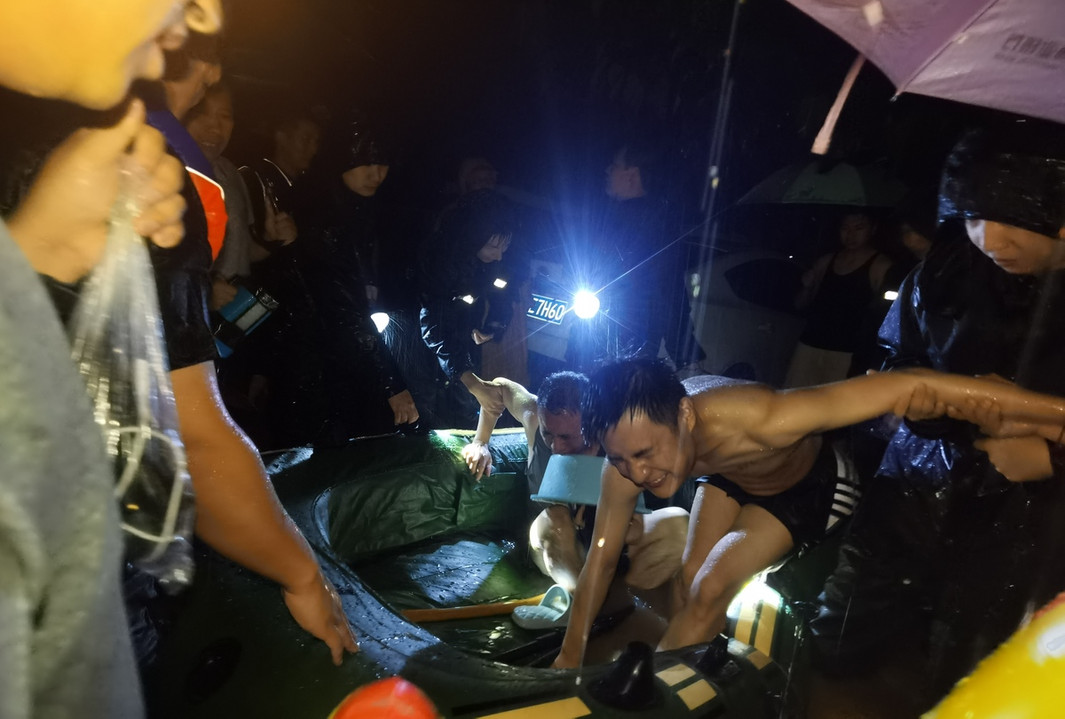 绝对安全来自绝对忠诚——全省监狱坚决打好抗洪抢险救灾攻坚战纪实